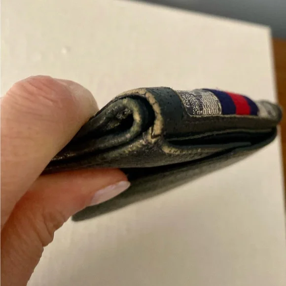 Title: Gucci Blue Wallet with Red Stripe - Picture 6 of 11